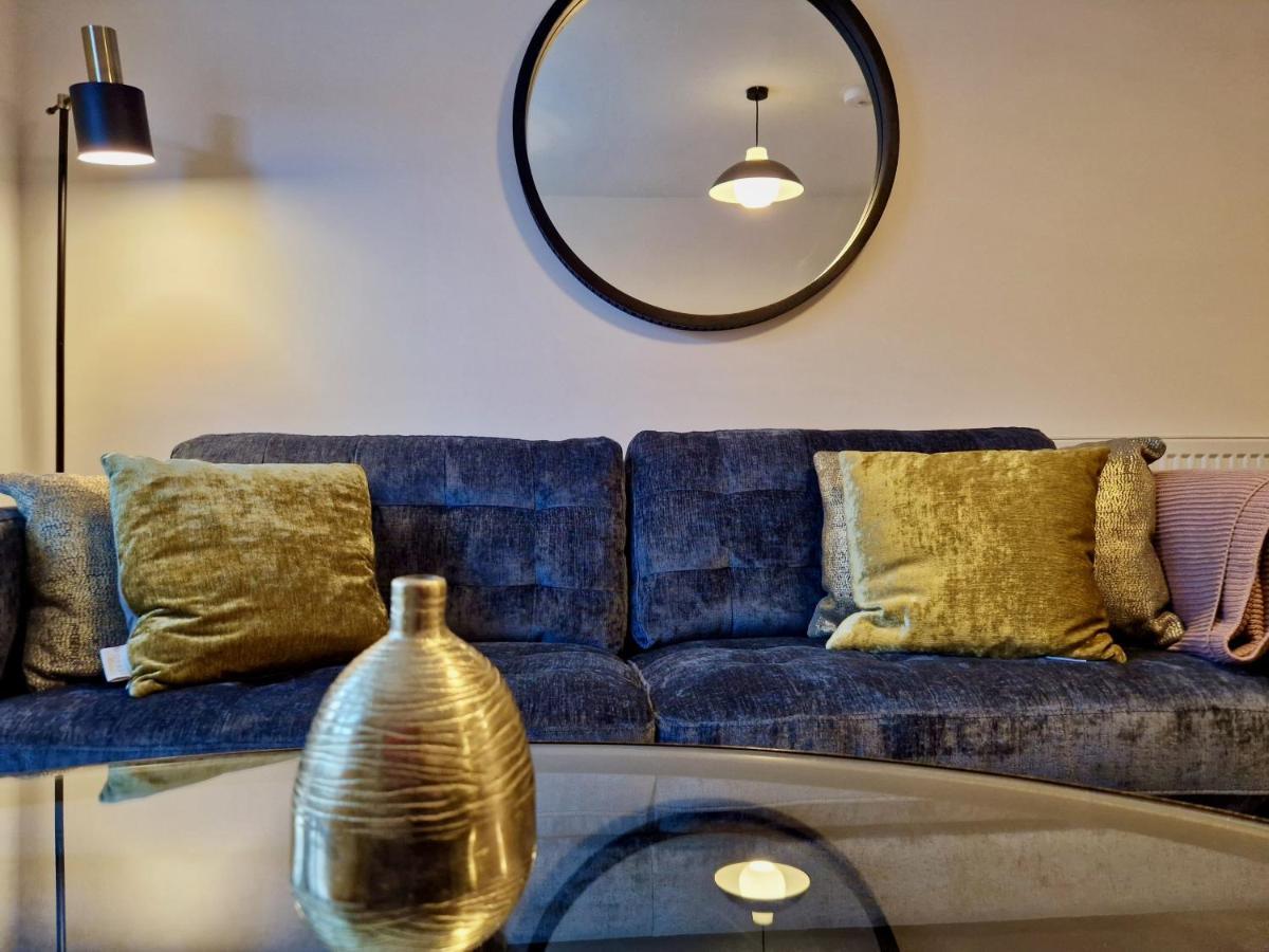 Stylish Luxury Serviced Apartment Next To City Centre With Free Parking - Contractors & Relocators Ковентри Экстерьер фото