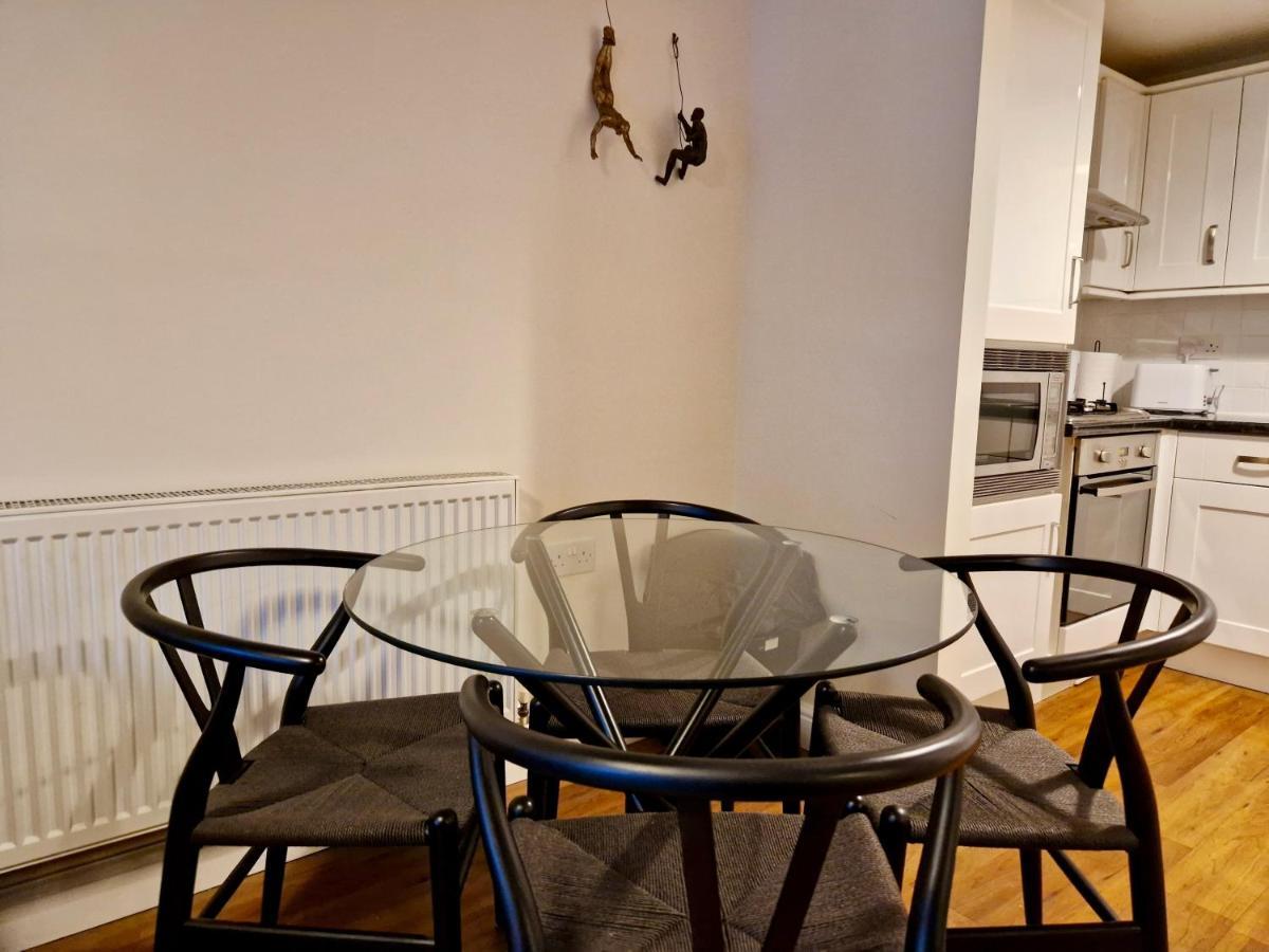 Stylish Luxury Serviced Apartment Next To City Centre With Free Parking - Contractors & Relocators Ковентри Экстерьер фото